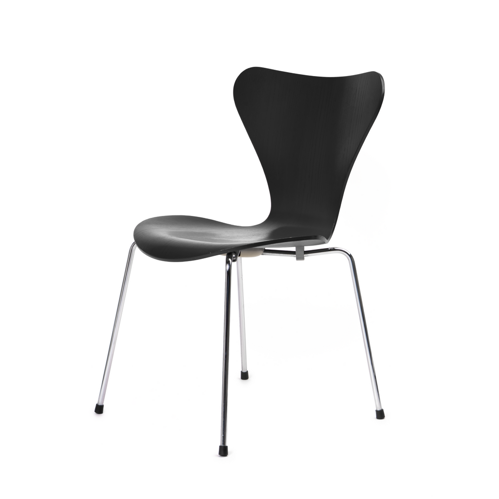 Series 7 Chair by Fritz Hansen