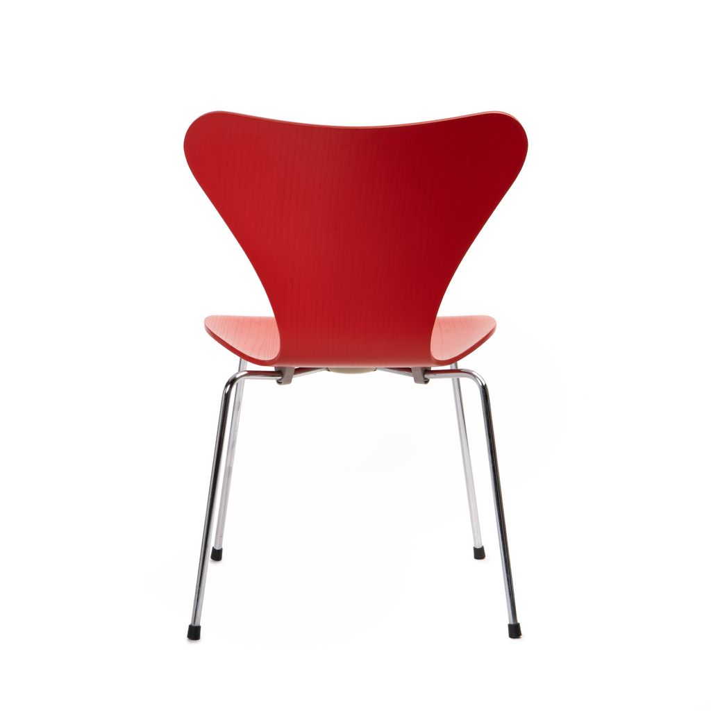 Series 7 Chair by Fritz Hansen