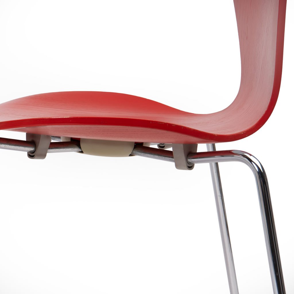 Series 7 Chair by Fritz Hansen