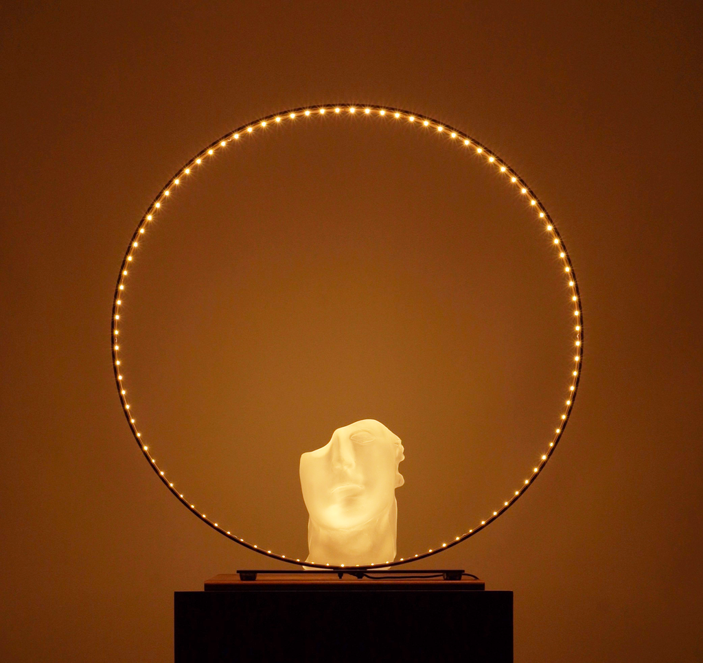 Classic Ring Table Lamp